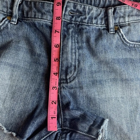 Gently pre owned Michael Kors Raw Hem Shorts Size 8 - Picture 6 of 8